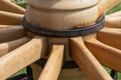 04-La-Courteix_charron_atelier_roue_bois_moyeu_FU2A1445_2025-03-30