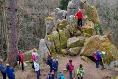 13-Sortie_Ceyrat_rochers_faille-Limagne_groupe_pause_S170244_2025-03-08