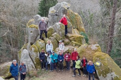 14-Sortie_Ceyrat_rochers_faille-Limagne_groupe_pause_S170412_2025-03-08